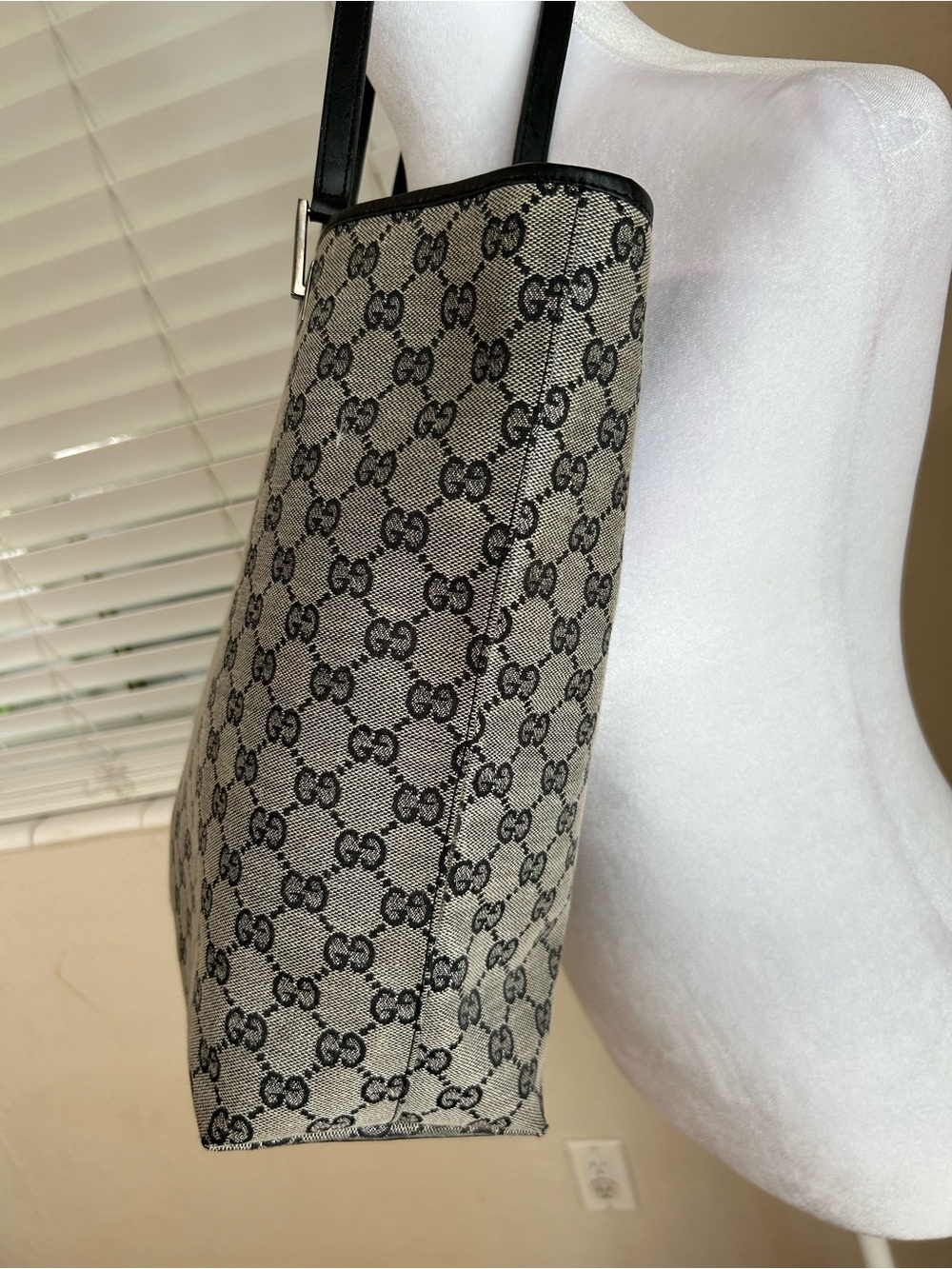 VINTAGE Gucci GG Canvas Eclipse Tote with Black Leather Trim - Picture 15 of 16